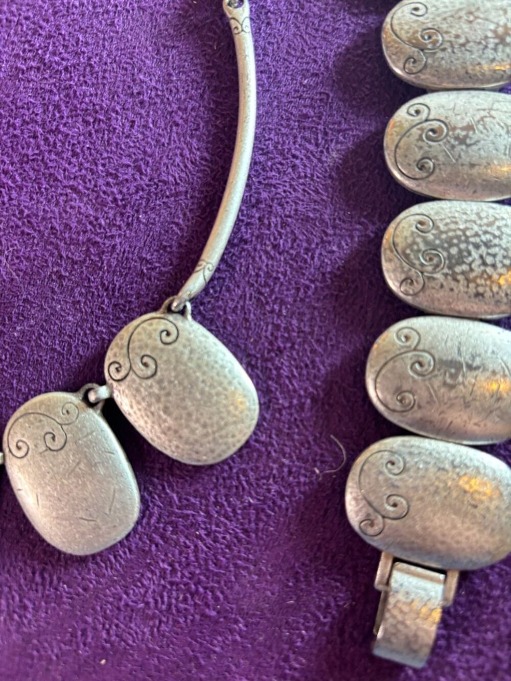 Brighton Silver-Toned Hammered Metal Necklace & Bracelet Jewelry Set With Swirl - Picture 6 of 15